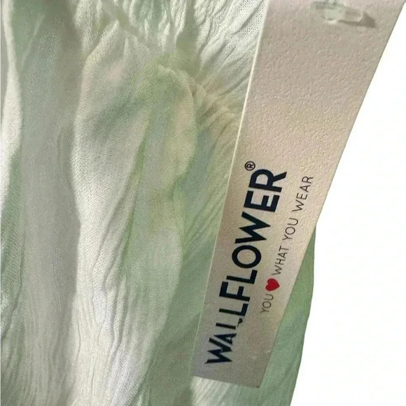 Wallflower Women's 2X White Short Sleeve Alessia Top New with Tags - Picture 4 of 9